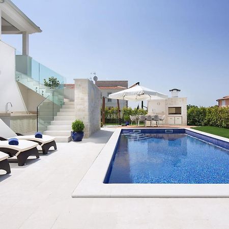Villa Melita By Hmz Villas Tar-Vabriga Eksteriør billede